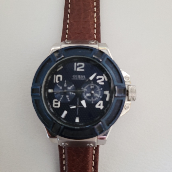 GUESS MEN'S WATCH - Picture 3 of 9
